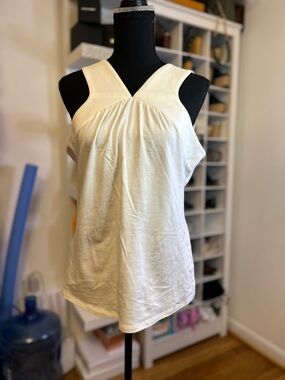 White House Black Market Ivory Sleeveless V-Neck Gathered Front Tank